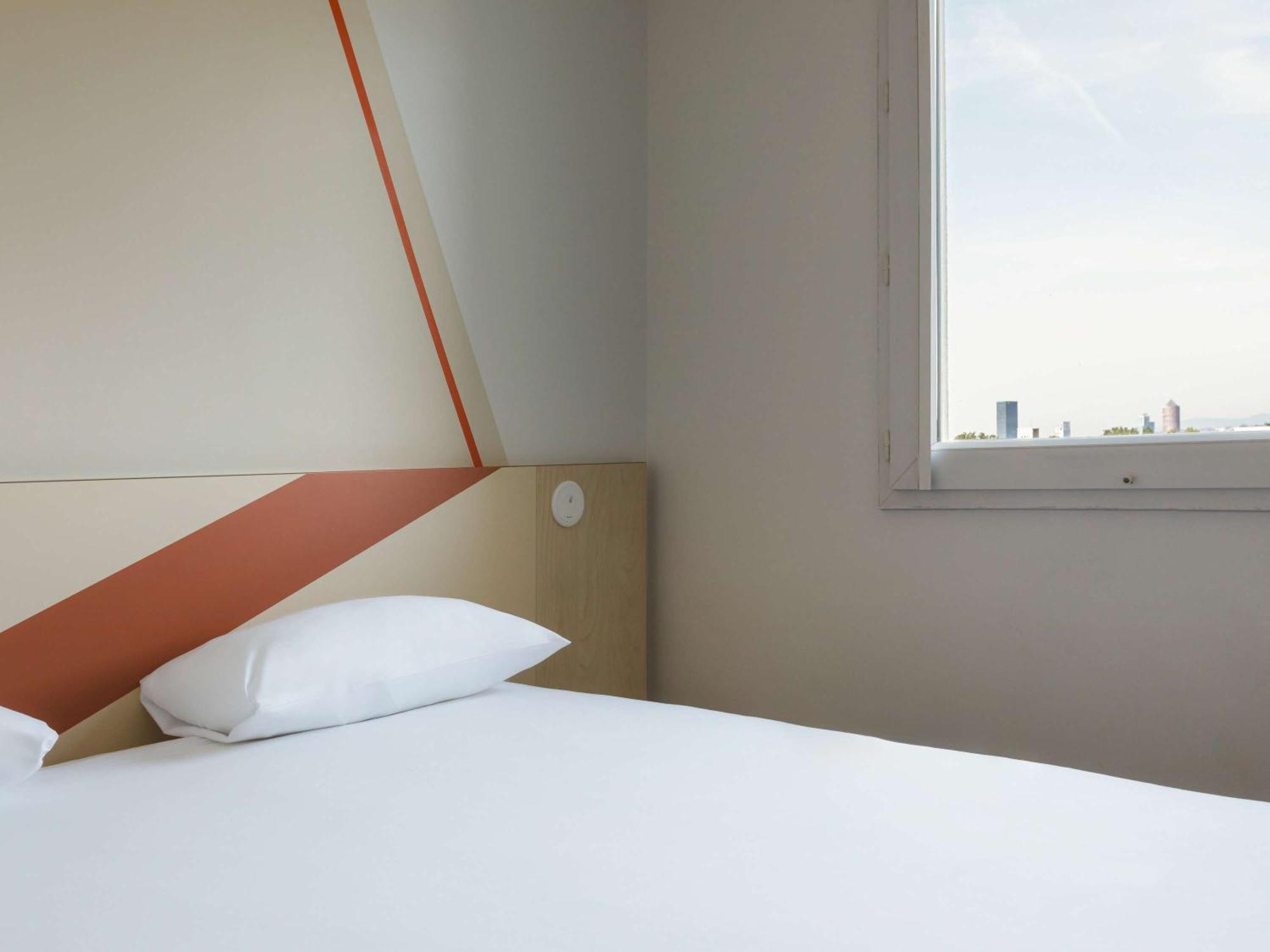 Ibis Budget Lyon Villeurbanne Bagian luar foto