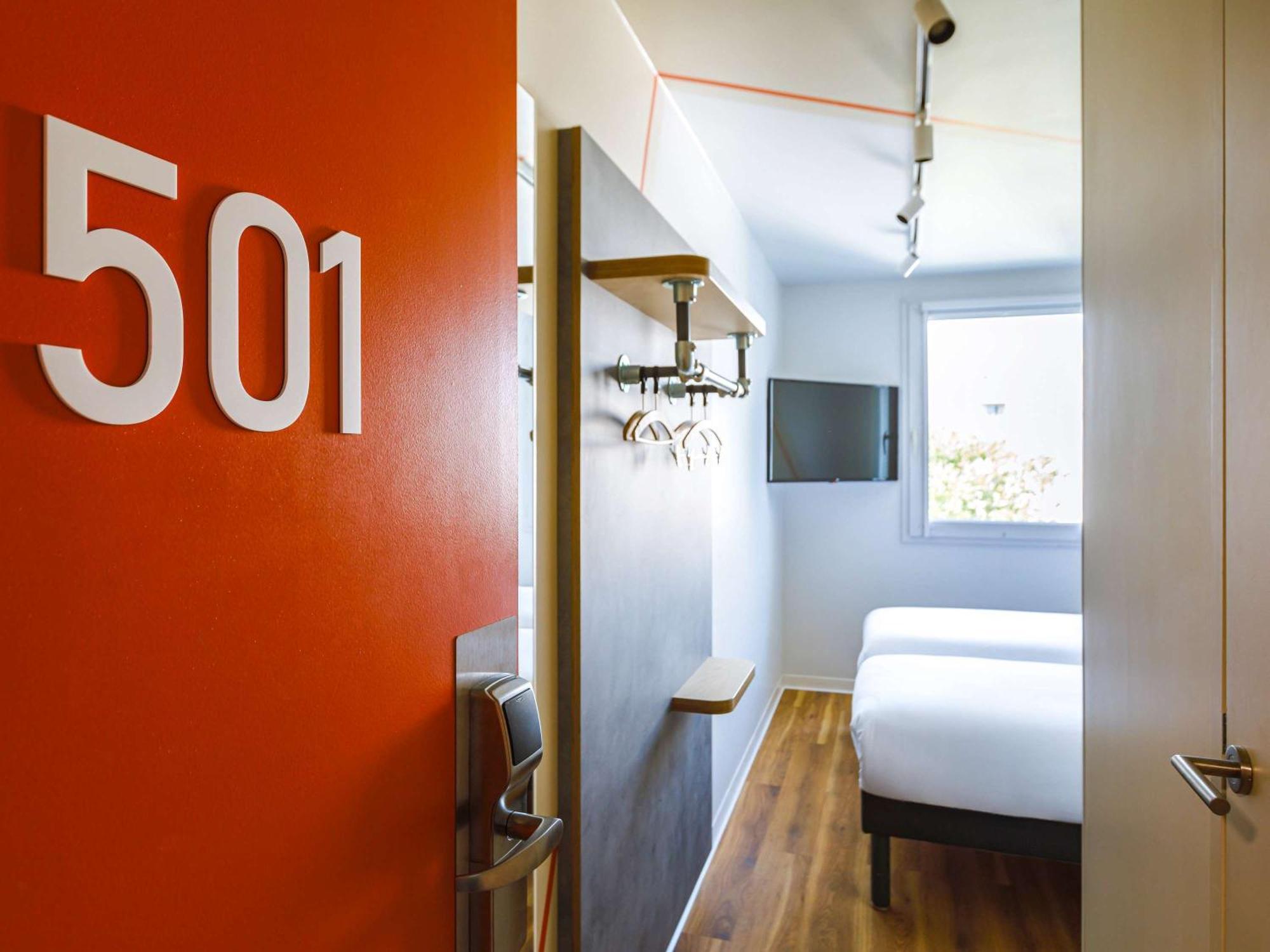 Ibis Budget Lyon Villeurbanne Bagian luar foto