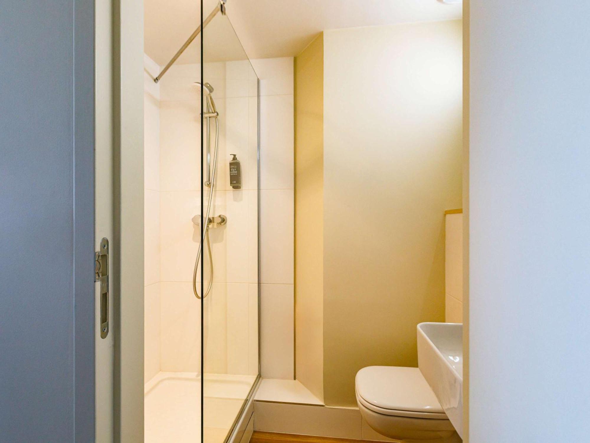 Ibis Budget Lyon Villeurbanne Bagian luar foto