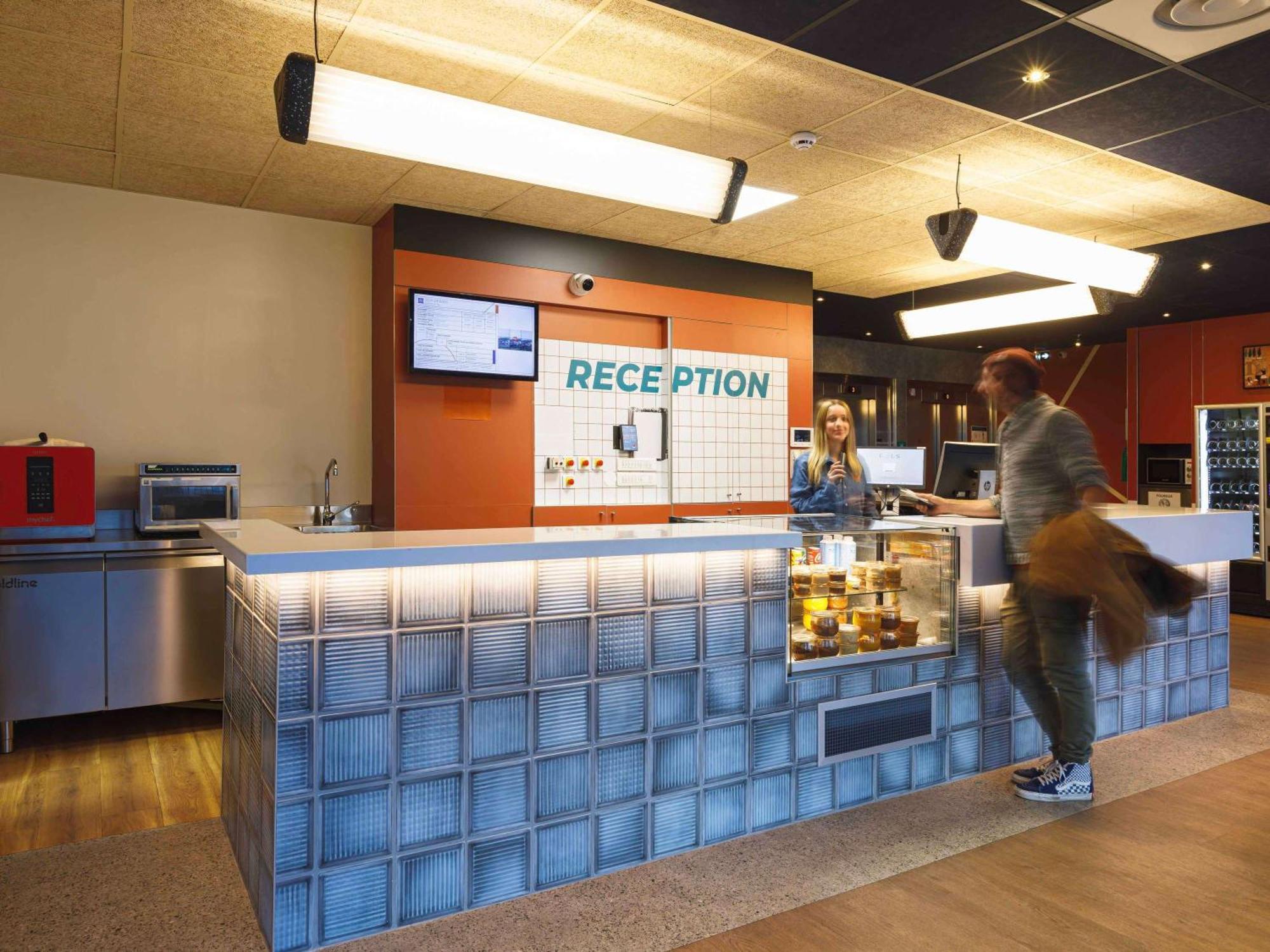 Ibis Budget Lyon Villeurbanne Bagian luar foto