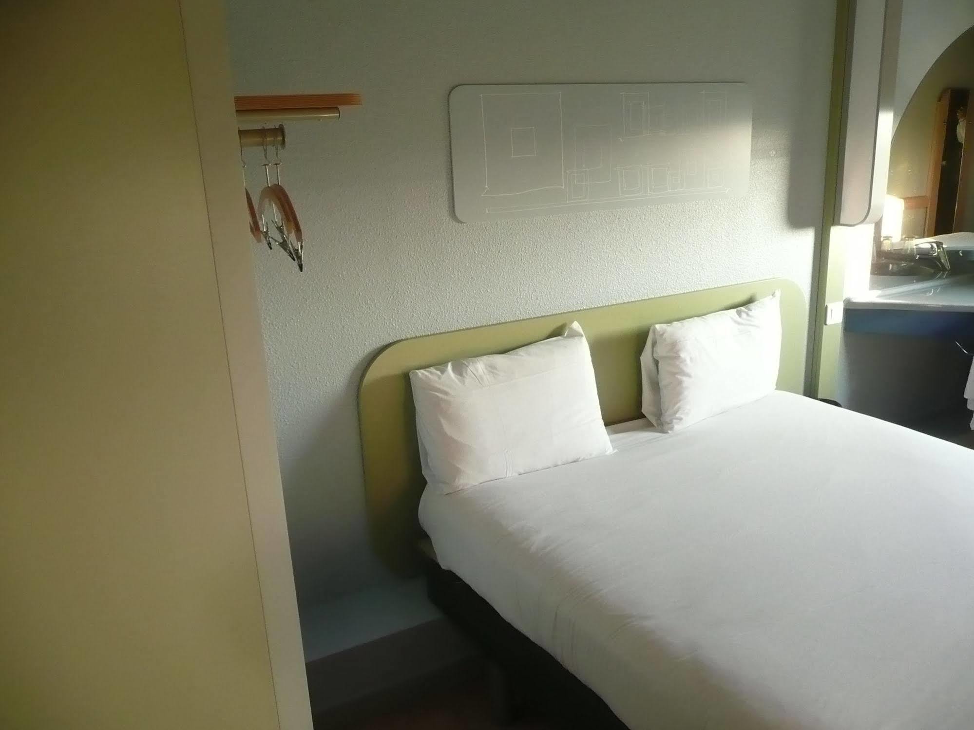 Ibis Budget Lyon Villeurbanne Bagian luar foto