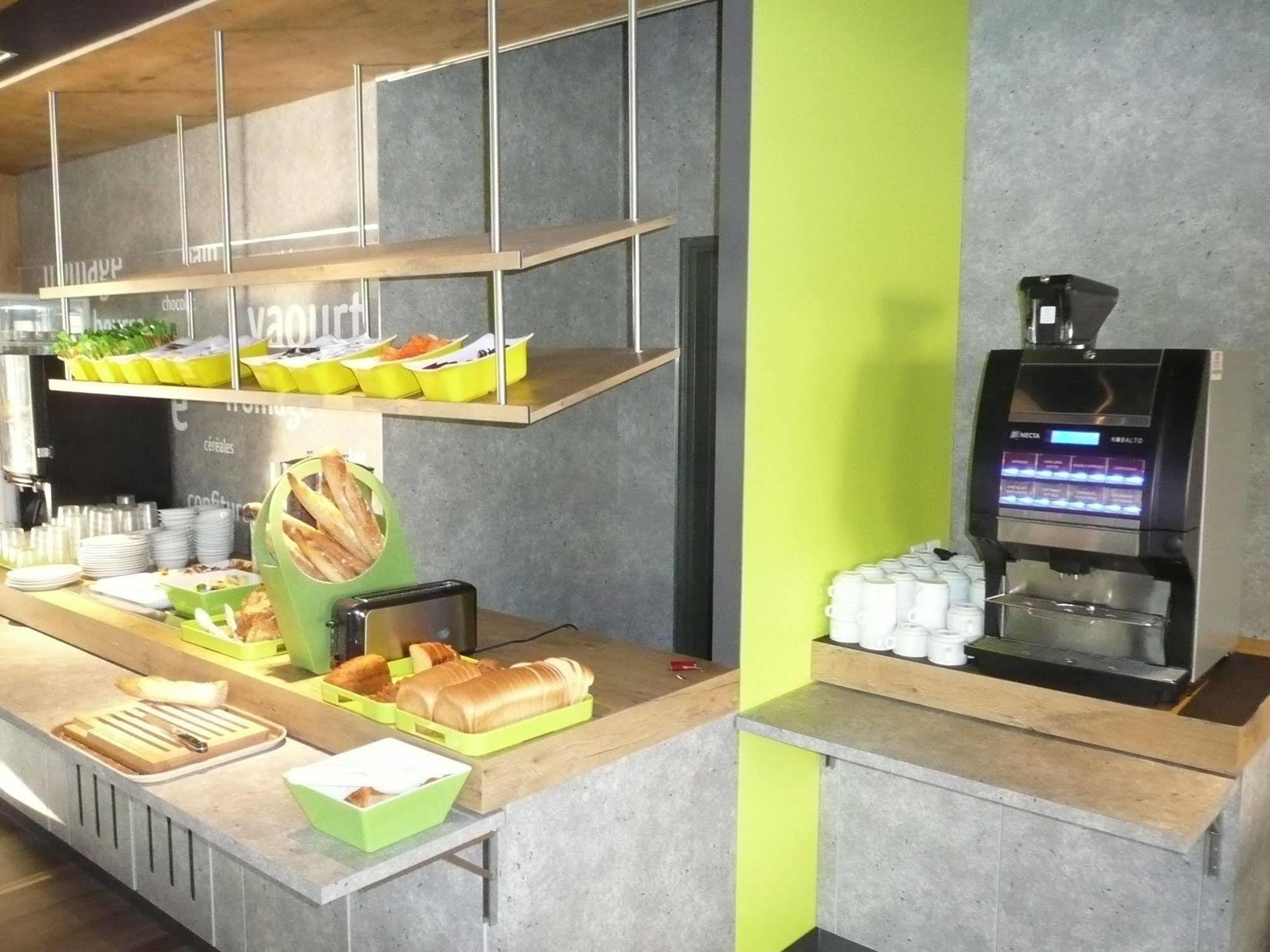 Ibis Budget Lyon Villeurbanne Bagian luar foto